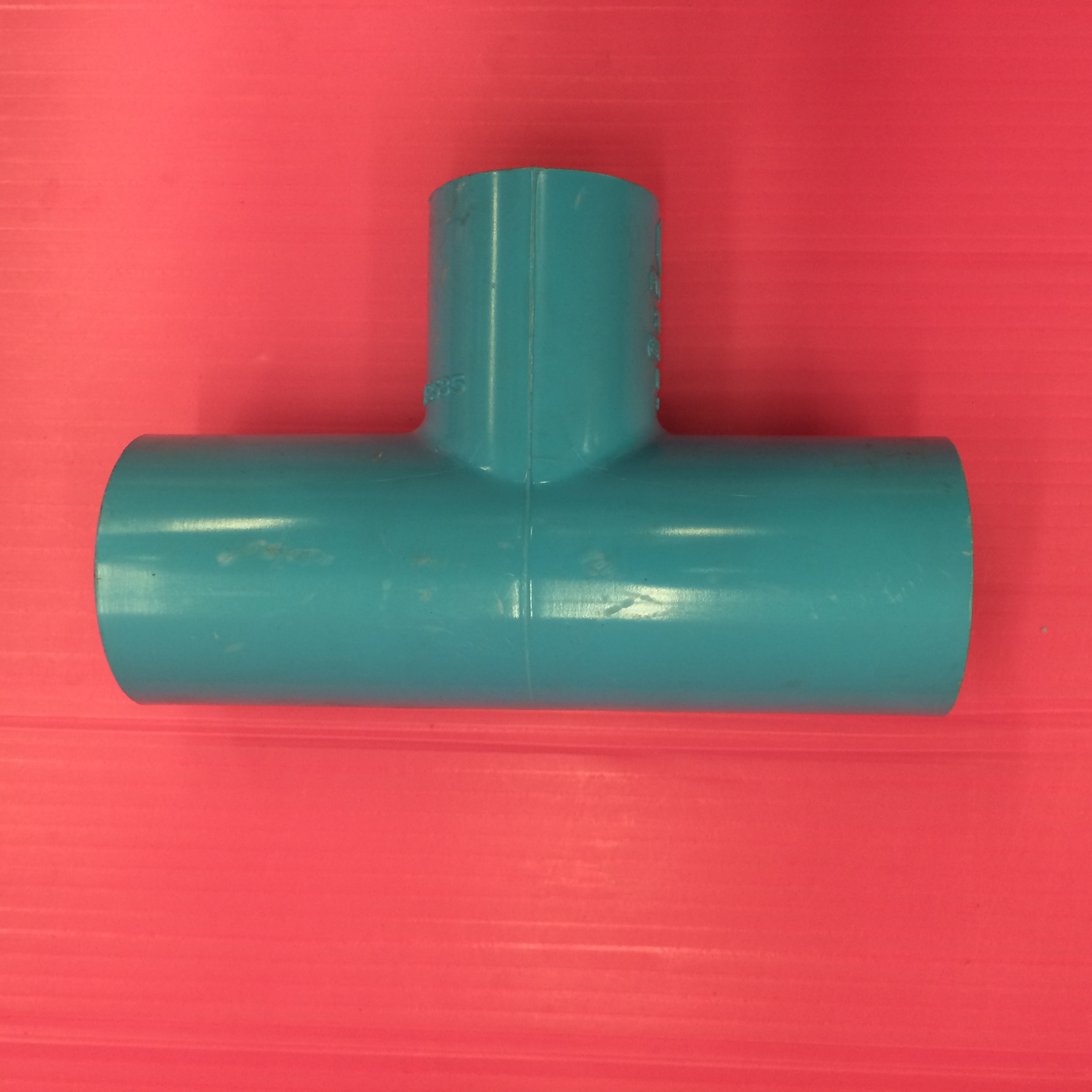 Blue PVC Reducing Tee 20 x 18 x 20 (3/4" x 1/2" x 3/4")